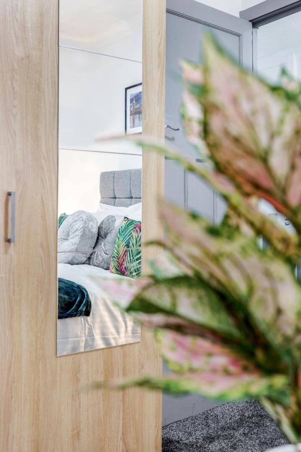 Heathrow 2-Bedroom Maisonette With Parking West Drayton  Εξωτερικό φωτογραφία