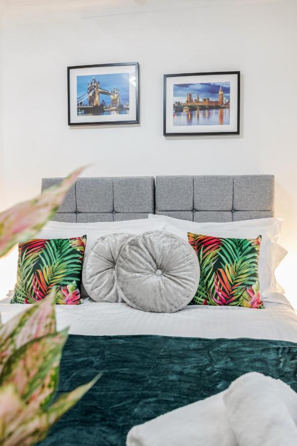 Heathrow 2-Bedroom Maisonette With Parking West Drayton  Εξωτερικό φωτογραφία