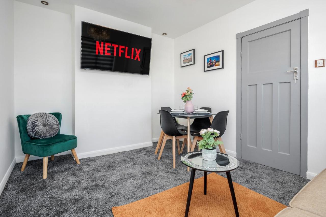 Heathrow 2-Bedroom Maisonette With Parking West Drayton  Εξωτερικό φωτογραφία