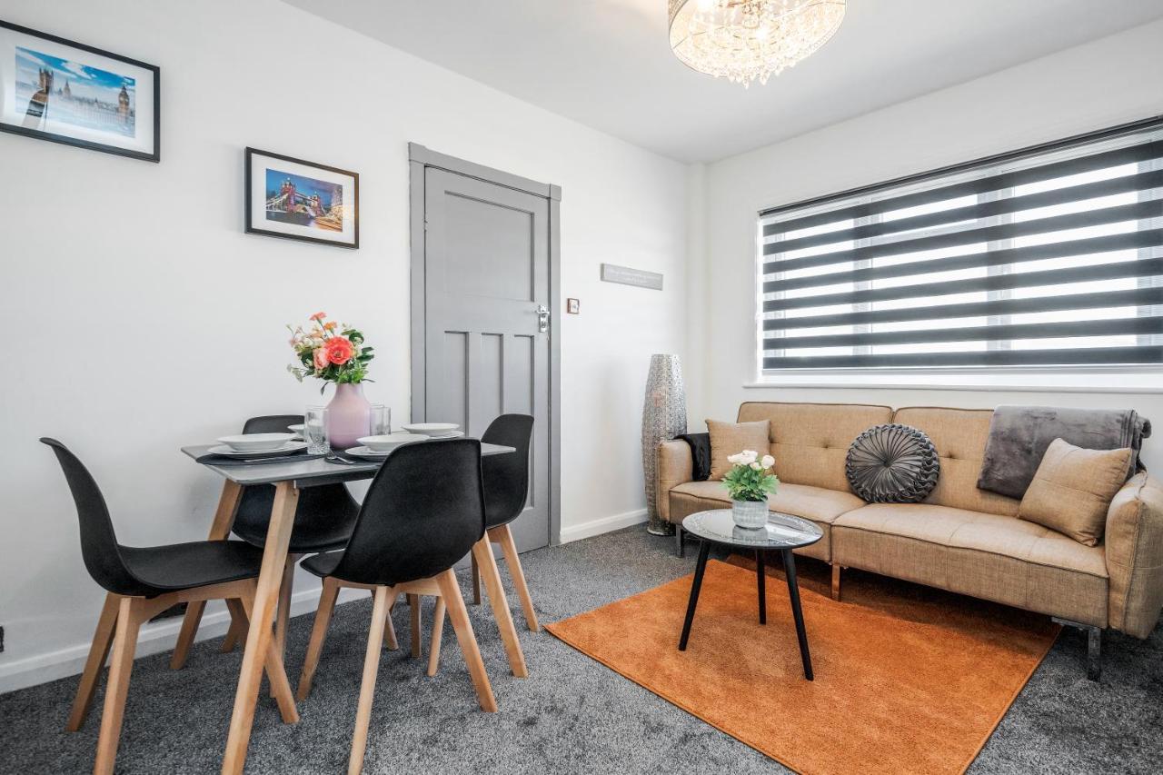 Heathrow 2-Bedroom Maisonette With Parking West Drayton  Εξωτερικό φωτογραφία