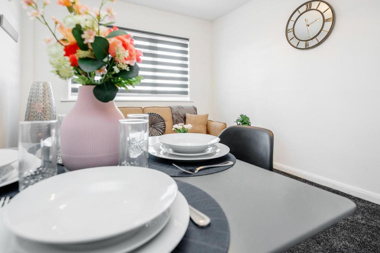 Heathrow 2-Bedroom Maisonette With Parking West Drayton  Εξωτερικό φωτογραφία